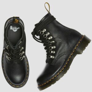 Dr. Martens Black , 1460 Smooth Leather Lace Up Boots in Black Women's US:8